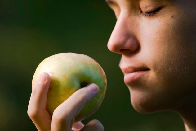Smell apples, bananas or mints